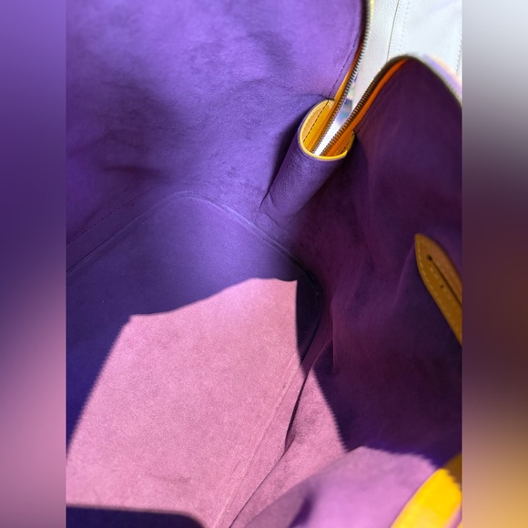 Louis Vuitton Epi Alma PM Handbag - VINTAGE - Picture 12 of 16